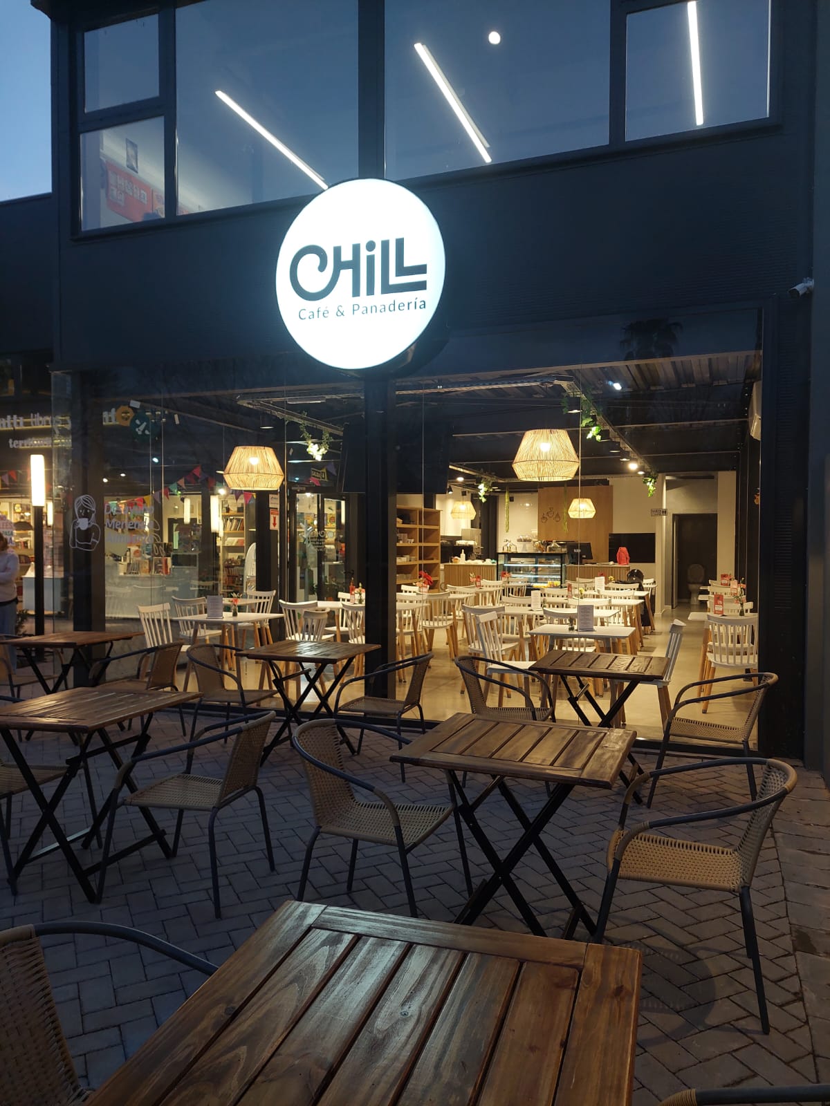 La nueva apuesta de una renombrada panadería de Funes: una cafetería con estilo joven y espíritu artesanal
